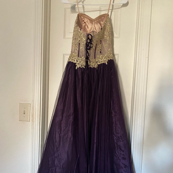 Windsor Gold Bustier Eggplant Tulle Prom Dress - Picture 4 of 10